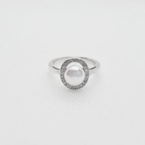 Elegant 925 Silver Pearl Engagement Ring